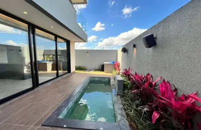 Sobrado novo com armários no jardins versalhes casa em condomínio com 3 quarto(s) e 4 banheiro(s) à venda, 219.15 por r$ 1.990.000 no setor polo empresarial de goiás au30258