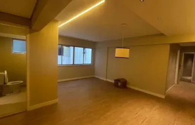 Apartamento 2 quartos, 1 suíte,garagem subsolo, portaria eletrônica, recém reformado. apartamento com 2 quarto(s) e 2 banheiro(s) à venda, 83.52 por r$ 620.000 no setor setor bueno fl31070