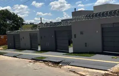 Casa solar central park-aparecida de goiânia casa de rua com 2 quarto(s) e 2 banheiro(s) à venda, 95 por r$ 400.000 no setor residencial solar central park ad31008