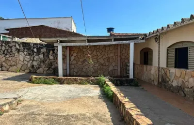Setor rodoviáriario  casa de rua com 2 quarto(s) e 2 banheiro(s) à venda, 360 por r$ 420.000 no setor rodoviário ax20481