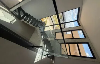 Sobrado de luxo no jardins capri  casa em condomínio com 4 quarto(s) e 5 banheiro(s) à venda, 246 por r$ 1.800.000 no setor jardins capri  ad31897