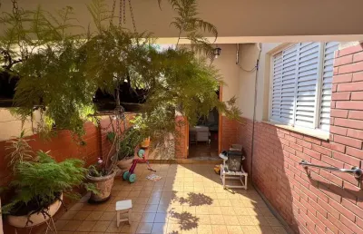 Casa setor central casa de rua com 5 quarto(s) e 5 banheiro(s) à venda, 291 por r$ 750.000 no setor setor central vt24049