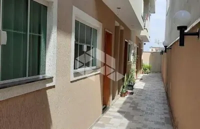 Casa em condomínio fechado para venda com 2 suítes na vila ré