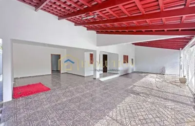 Casa com 3 quartos à venda na Rua Caraxuê, Parque Amazônia, Goiânia