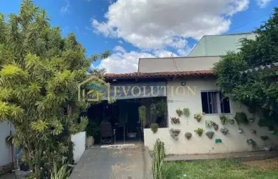 Casa com 4 quartos à venda na Rua CV15, Residencial Center Ville, Goiânia