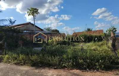 Terreno à venda no Residencial Santa Fé, Trindade 