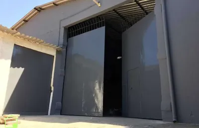 Pavilhão/galpão industrial com 600m²de área construída em novo cavaleiros, macaé/rj