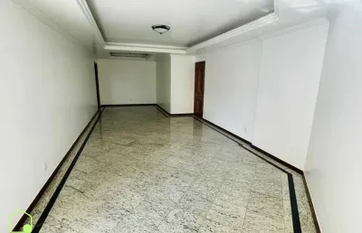 Apartamento alto padrão com 5 qurtos sendo 2 com suíte e closet em imbetiba, macaé/rj