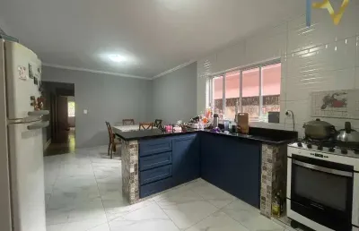 Casa no bairro jd. santa gertrudes com terreno de 700m² que pode ser ponto comercial, excelente localização em uma área em plena expansão.