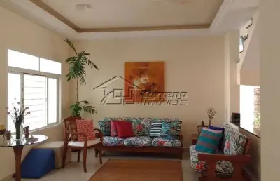 Lindo sobrado em condomínio de alto padrão no urbanova
