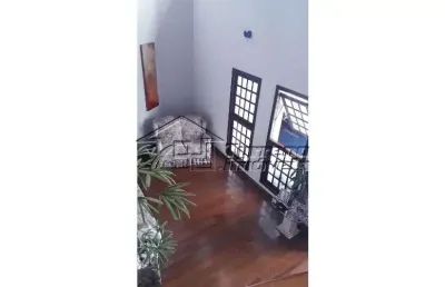 Excelente casa com 5 dormitórios na região central de jambeiro - sp