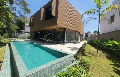 Excelente casa em condomínio fechado  no litoral norte de são paulo