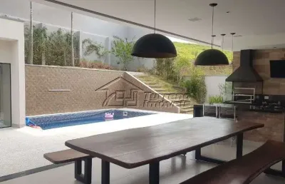 Casa com 3 pavimentos em condomínio na zona leste - sjcampos