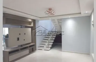 Casa térrea com mezanino em condomínio fechado em caçapava
