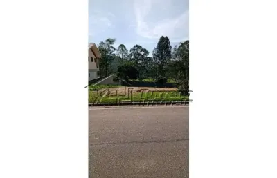 Terreno com 1.000m2 em condomínio fechado em jambeiro