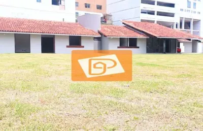 Casa à venda ou para locação no centro de petrópolis.