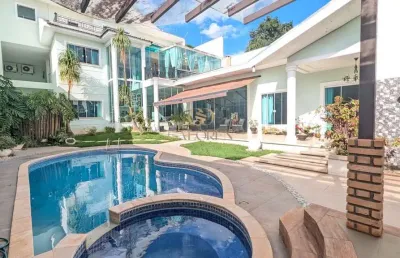 Casa com 3 quartos à venda na Rua Santa Joaquina de Vedruna, 2723, Zona 05, Maringá