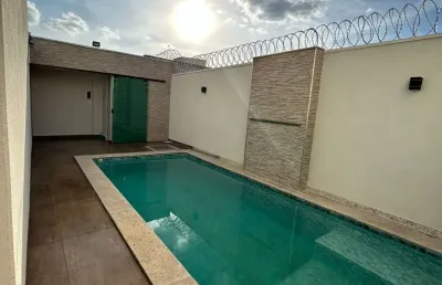 Casa com 4 quartos à venda no Jardim Botânico, Uberlândia 