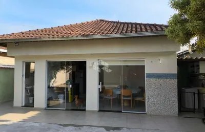 Casa isolada, 02 dorms. piscina, área gourmet, 04 vagas, móveis planejados. real, praia grande sp.