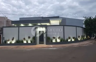 Casa moderna com 3 suites – completa em planejados e com area gourmet