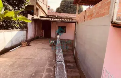 Casa com 3 quartos à venda na Rua dos Partidos, São Marcos, Belo Horizonte