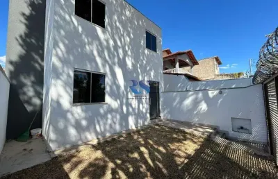 Compre casa de três quartos no bairro etelvina carneiro