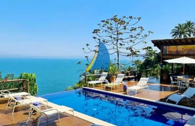 Bela residência em costeira magnifica - 75m de frente para o mar