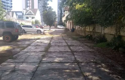 Cristo rei,terreno zr4, composto de dois lotes, totalizando 5.380m² , sendo 45m de testada, curitib
