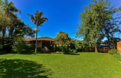 Lapa, casa de época , tijolos maciço, madeira de imbuia, 3 suítes, adega, terreno 1.039 m², à venda