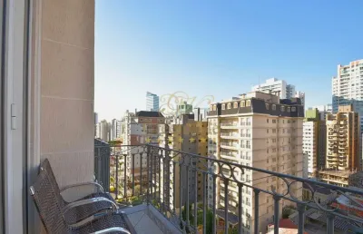 Batel, cobertura duplex de luxo, piscina aquecida, 370 metros privativos, 4 quartos, 3 suítes e 4 v