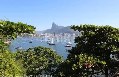 Casa na urca, vista linda para  o mar, residencial. para familia grande, podendo ser dividida em 2 unidades. especial!