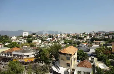 Ótimo apartamento de sala e 2 quartos, perto de tudo!!! vazio!!!