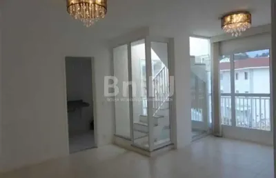 Cobertura 3 quartos, sendo 1 suíte- com 2 vagas. próximo ao centro-petrópolis ? rj.
