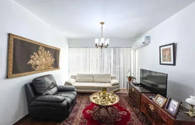 Vendo excelente apartamento com vista lagoa, com 3 quartos (1 suite), dependencias, 2 vagas, lagoa-rio de janeiro-rj