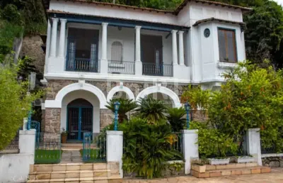 Agradável casa com vista da baía de guanabara - santa teresa