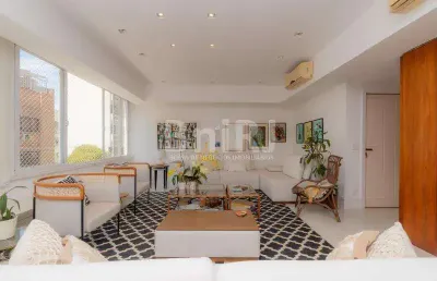 Bandeira de mello vende no leblon. apartamento garden tipo casa com 05 quartos. reformadíssimo. venha conhecer.
