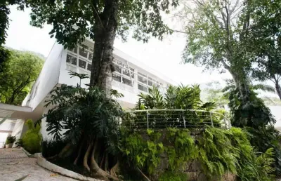 Extraordinária residência - projeto niemeyer - segurança 24 horas