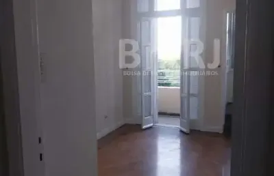 Apartamento luxoso amplo em frente a praia flamengo
