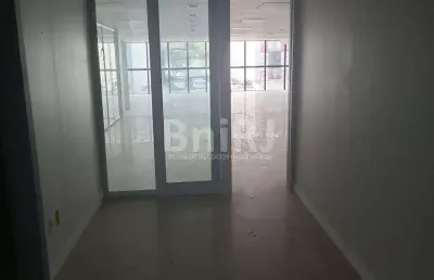 Ampla sala em predio comercial - centro de petropolis rj.