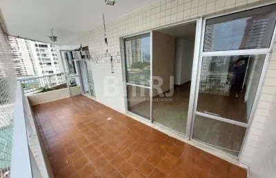Apartamento na barra em condomínio fechado com varanda e vaga de garagem