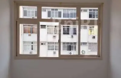 Copacabana - amplo conjugado de 37 m² em excelente localização.