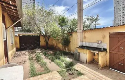 'casa de esquina no canto do forte: conforto, potencial e ótima localização!