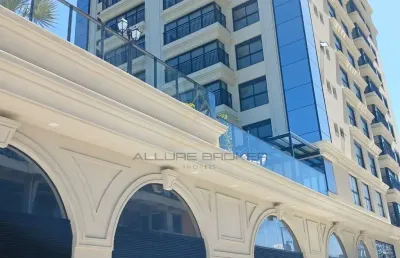 Vende-se cobertura duplex alto padrão, 4 suites com piscina privativa, banheira hidromassagem, a 60 metros do mar, vista definitiva do mar, itacolomi