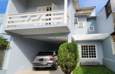 Casa em condomínio à venda em localização privilegiada com 3 quartos e 192m² de área!