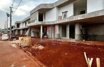 Sobrado a venda no condomínio palm 786 em maringá/pr.