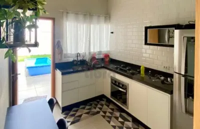 Casa com 3 quartos à venda na Rua Monsenhor Tanaka, Vila Emília, Maringá