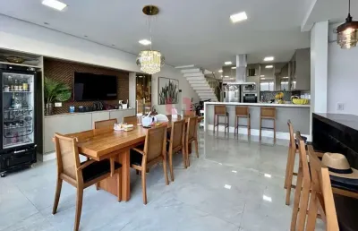 Casa com 4 quartos à venda na Rua Monte Cáceros, Zona 03, Maringá