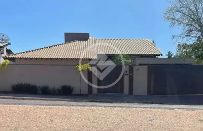 Casa linda e espaçosa em anastácio - centro - com piscina codigo: 94722