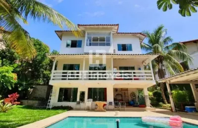 Lindíssima casa em condomínio, de 6 quartos para locação em pendotiba, niterói-rj