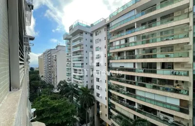 Apartamento espaçoso na alvares de azavedo / icaraí